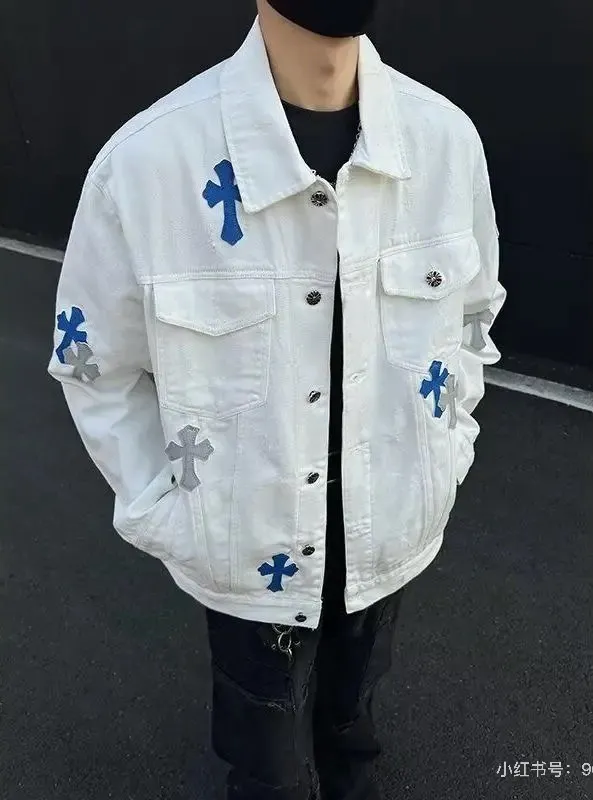 P260 💰 Chrome Hearts Chrome Hearts Cross-Patch Leather Embroidered Shirt Denim Jacket OS version can be worn by both men and women! The fabric is made of twill gauze cotton fabric! The texture is clear and smooth, not easy to wrinkle or fade! The embroidery process is complex and repetitive. There are more than 20 leather labels. It takes 6 repeated embroidery steps to complete the back body. The requirements for the embroidery machine are very strict, and the distance is 45 cm! It won’t work if the spacing is too big, and it won’t work if it’s too small! We make clothes with care, and every detail must be restored one to one! The hardware is all carved and cast, and they are all genuine from the original factory! This piece of clothing consumes a lot of material, with more than 3 meters of material used for one piece of clothing! After the garment is made, it needs to be fixed at high temperature, washed at a water temperature of more than 70 degrees, and softened by adding softener to make the upper body softer and smoother! There is a flap on the sleeve that can be stored into short sleeves! Make it fit that understanding Color: Black White Size: S-M-L-XL